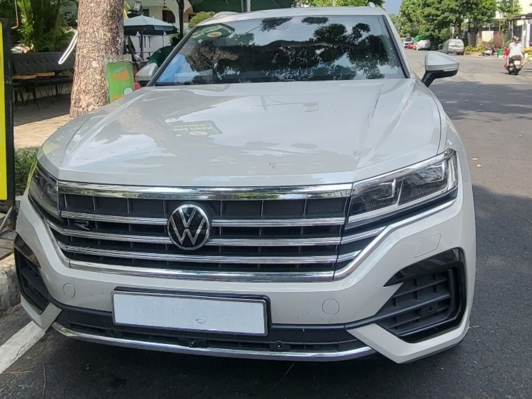 VOLKSWAGEN TOUAREG